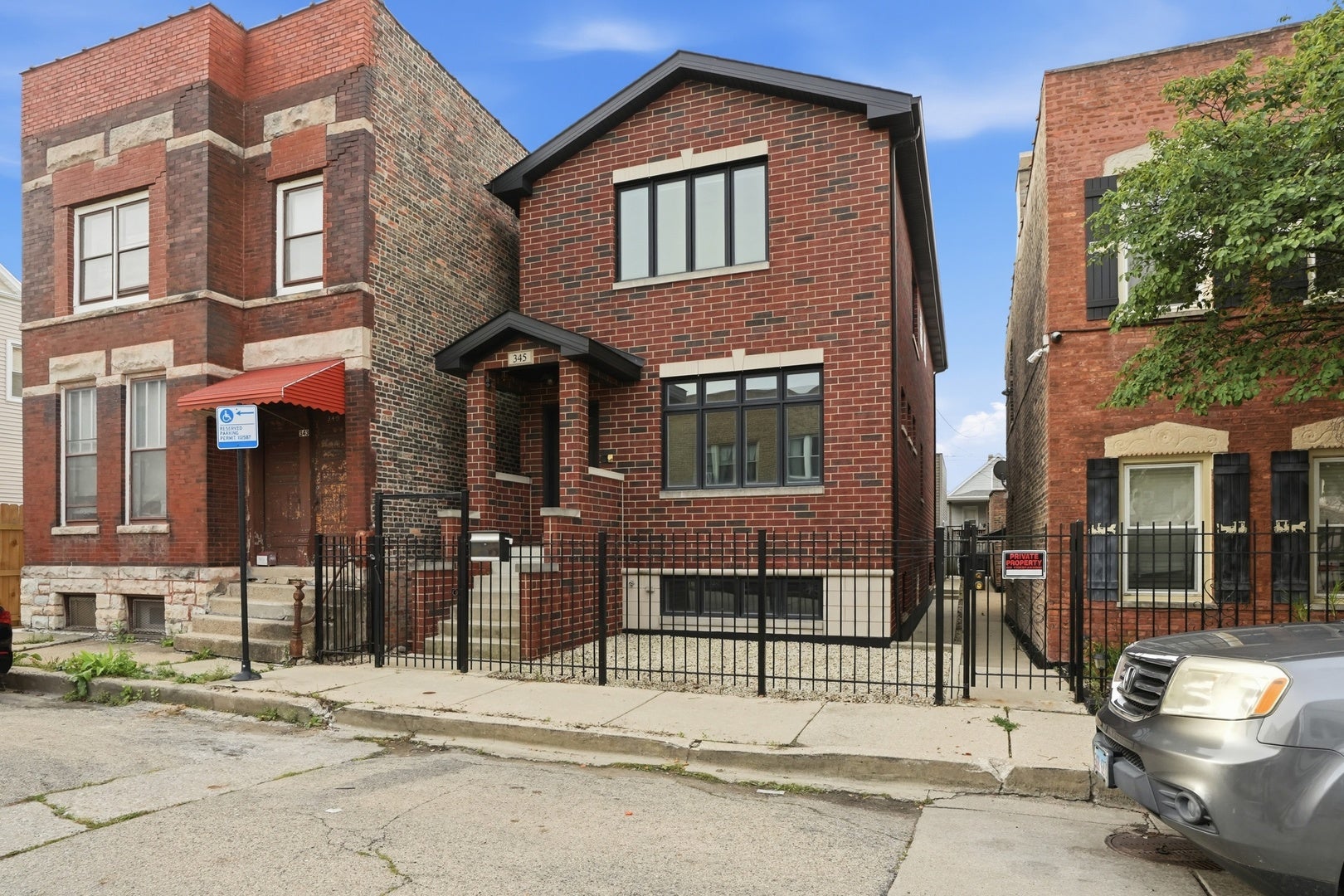 345 W 29th Place