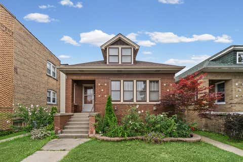 Tiny photo for 5705 W Melrose Street, Chicago, IL 60634 (MLS # 12686574)