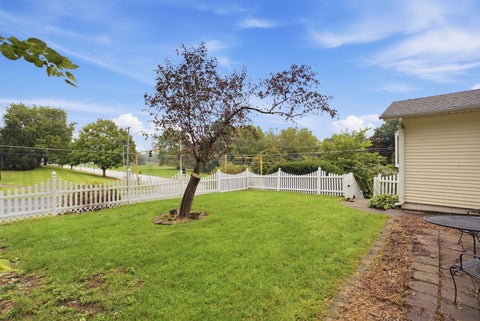 Tiny photo for 917 W Central Park Avenue, Davenport, IA 52804 (MLS # 12769956)