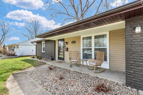 Tiny photo for 1515 S Curtiss Drive, Urbana, IL 61802 (MLS # 12591054)