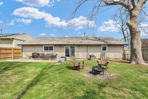 Tiny photo for 1515 S Curtiss Drive, Urbana, IL 61802 (MLS # 12591054)