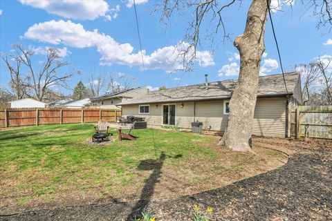 Tiny photo for 1515 S Curtiss Drive, Urbana, IL 61802 (MLS # 12591054)