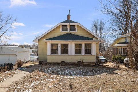 Tiny photo for 2025 S Bluff Boulevard, Clinton, IA 52732 (MLS # 12557503)