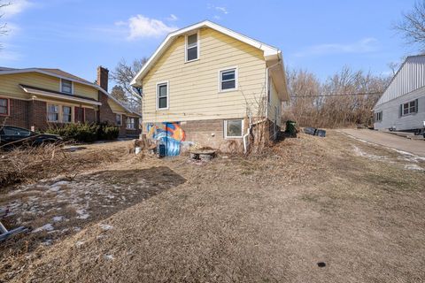 Tiny photo for 2025 S Bluff Boulevard, Clinton, IA 52732 (MLS # 12557503)