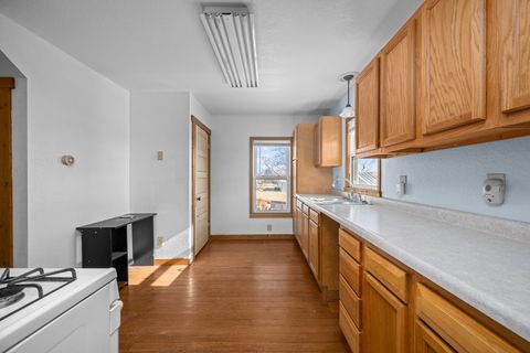 Tiny photo for 2025 S Bluff Boulevard, Clinton, IA 52732 (MLS # 12557503)