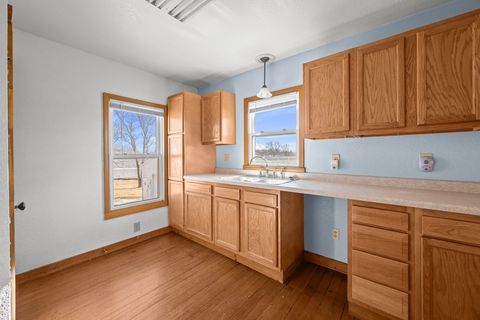 Tiny photo for 2025 S Bluff Boulevard, Clinton, IA 52732 (MLS # 12557503)