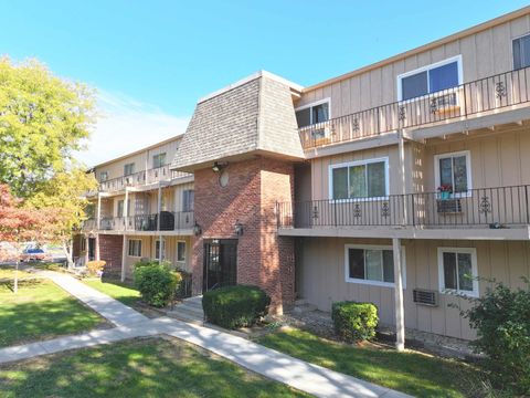 Photo of 2504 Algonquin Road #17, Rolling Meadows, IL 60008 (MLS # 12512274)