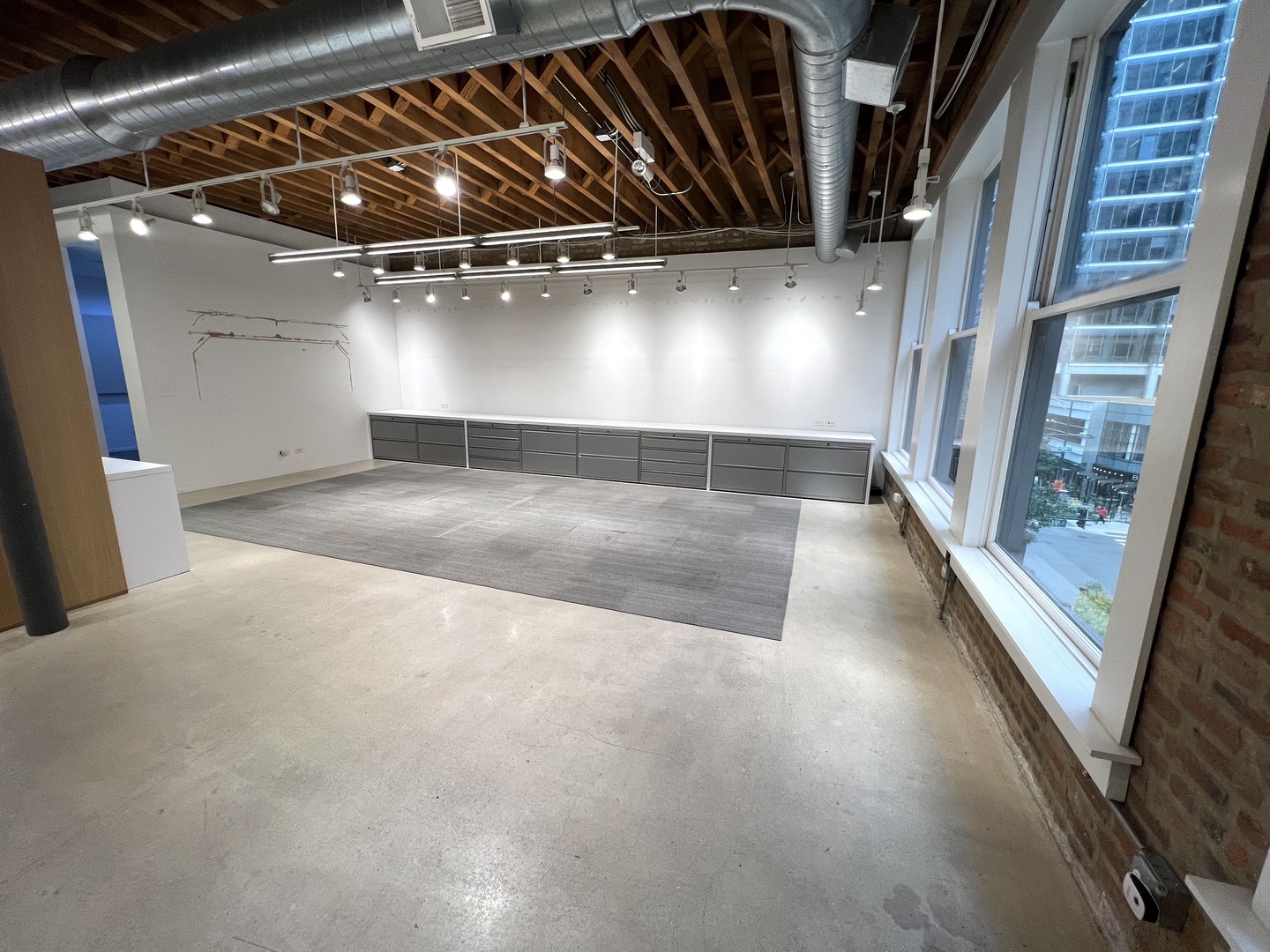 108 W Kinzie Street