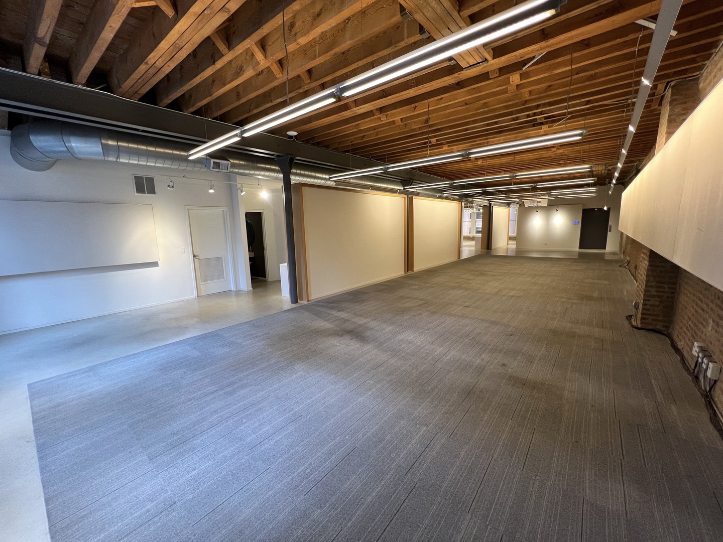 108 W Kinzie Street