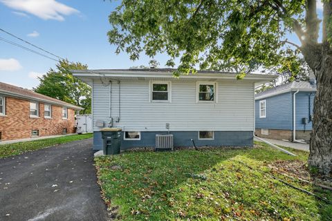 Tiny photo for 3540 Madison Street, Lansing, IL 60438 (MLS # 12503577)