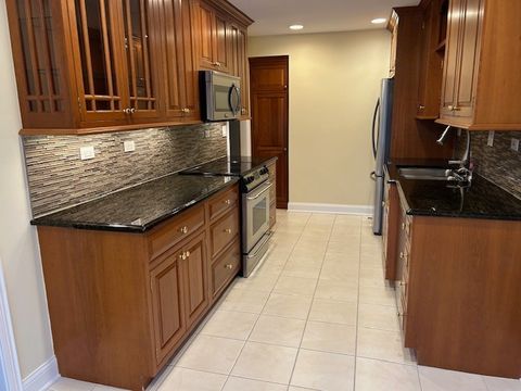 Tiny photo for 1 Oak Brook Club Drive #A105, Oak Brook, IL 60523 (MLS # 12581208)