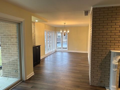 Tiny photo for 1 Oak Brook Club Drive #A105, Oak Brook, IL 60523 (MLS # 12581208)