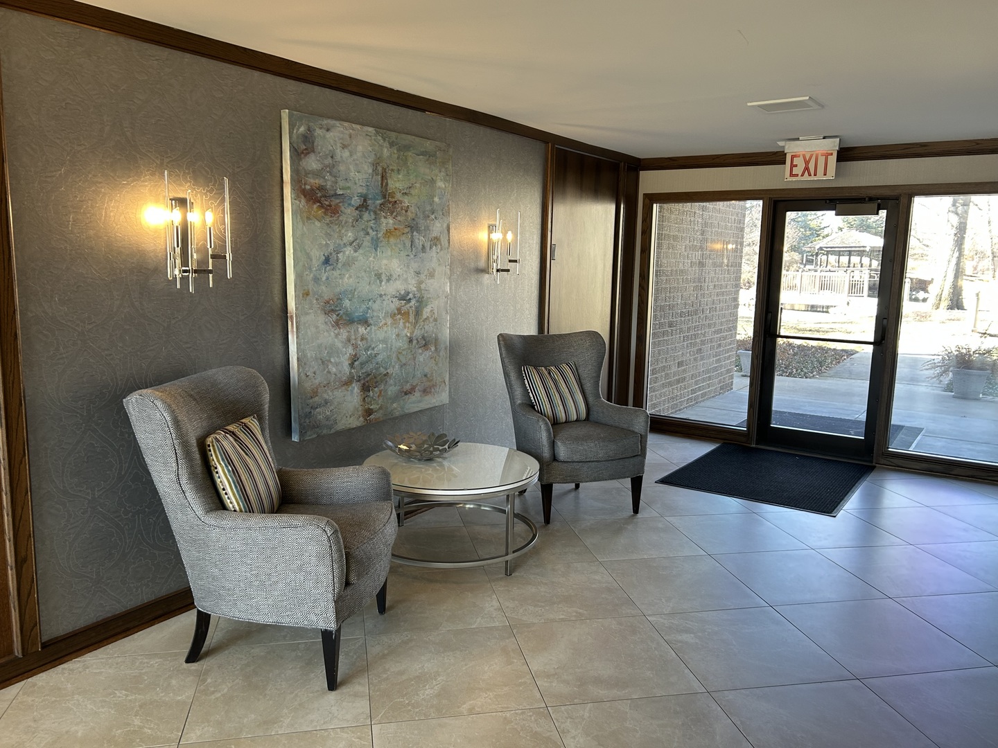 1 Oak Brook Club Drive A105