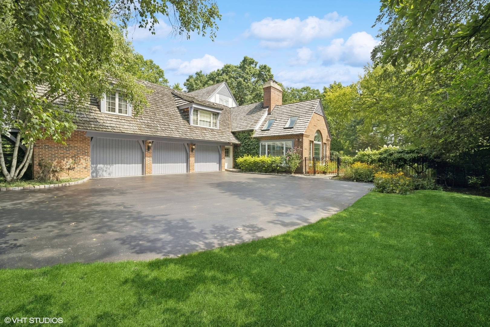1214 Turicum Road