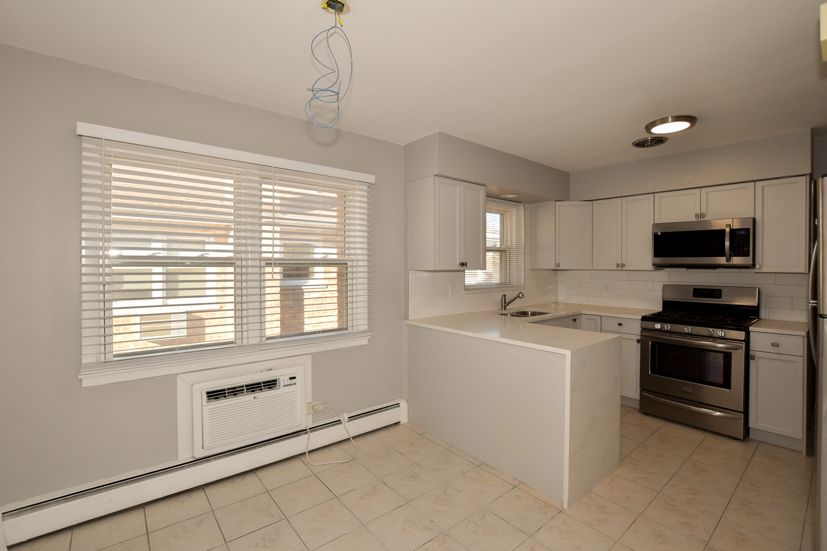 6925 N Rosemary Lane 2E