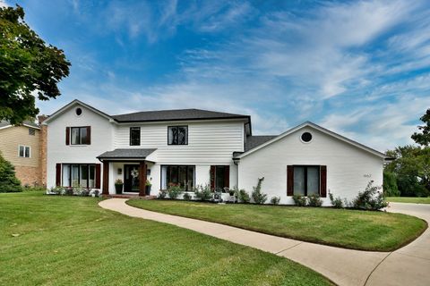 10S667 Glenn Drive Burr Ridge IL 60527