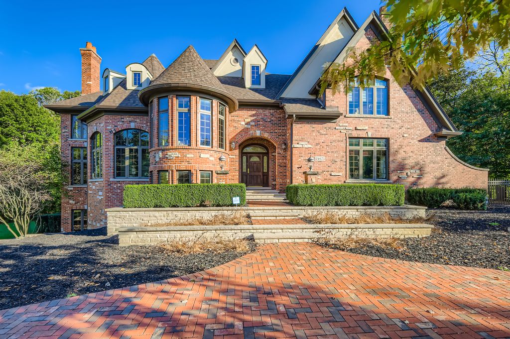 Photo for 4N675 Old Farm Road, St. Charles, IL 60175 (MLS # 12495139)