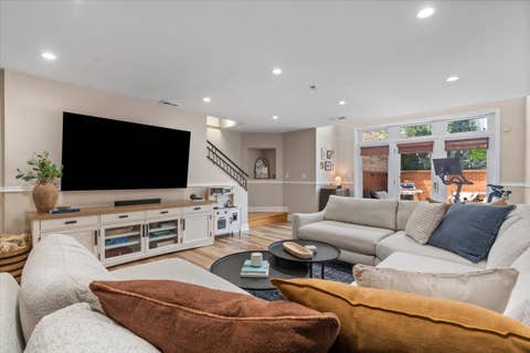Tiny photo for 1517 N Bosworth Avenue #1, Chicago, IL 60642 (MLS # 12736242)