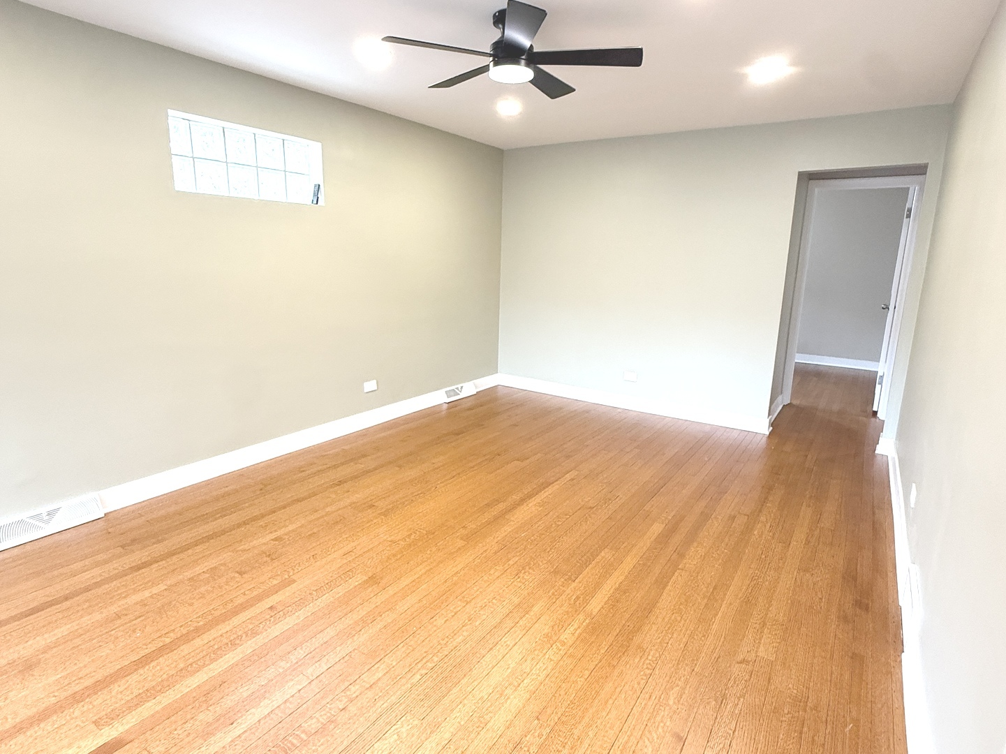 3935 W 84th Place
