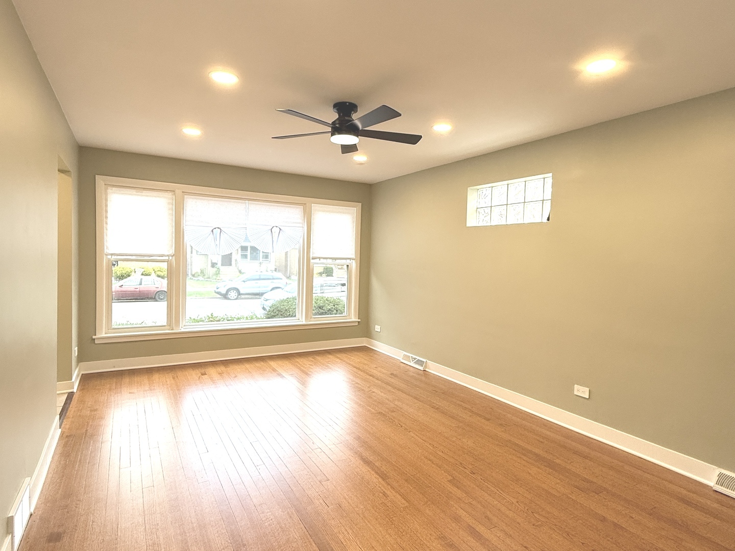 3935 W 84th Place