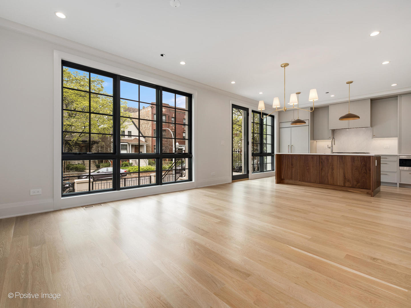 1208 W Wellington Street 1F
