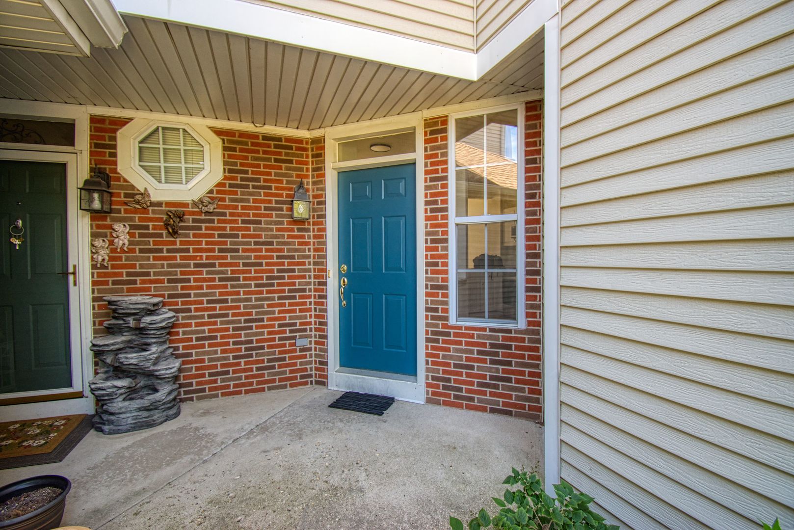 5564 Elizabeth Place