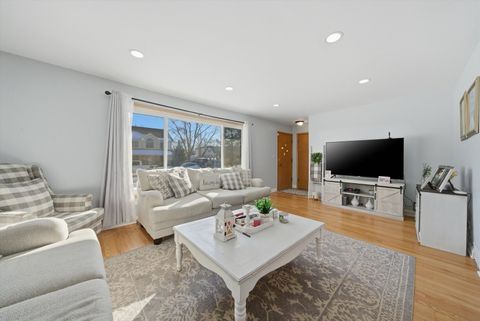 Tiny photo for 8930 Mcvicker Avenue, Oak Lawn, IL 60453 (MLS # 12557909)