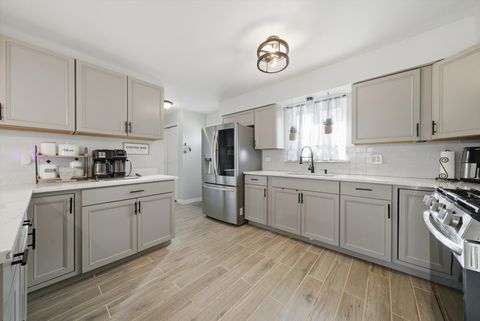 Tiny photo for 8930 Mcvicker Avenue, Oak Lawn, IL 60453 (MLS # 12557909)