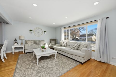 Tiny photo for 8930 Mcvicker Avenue, Oak Lawn, IL 60453 (MLS # 12557909)