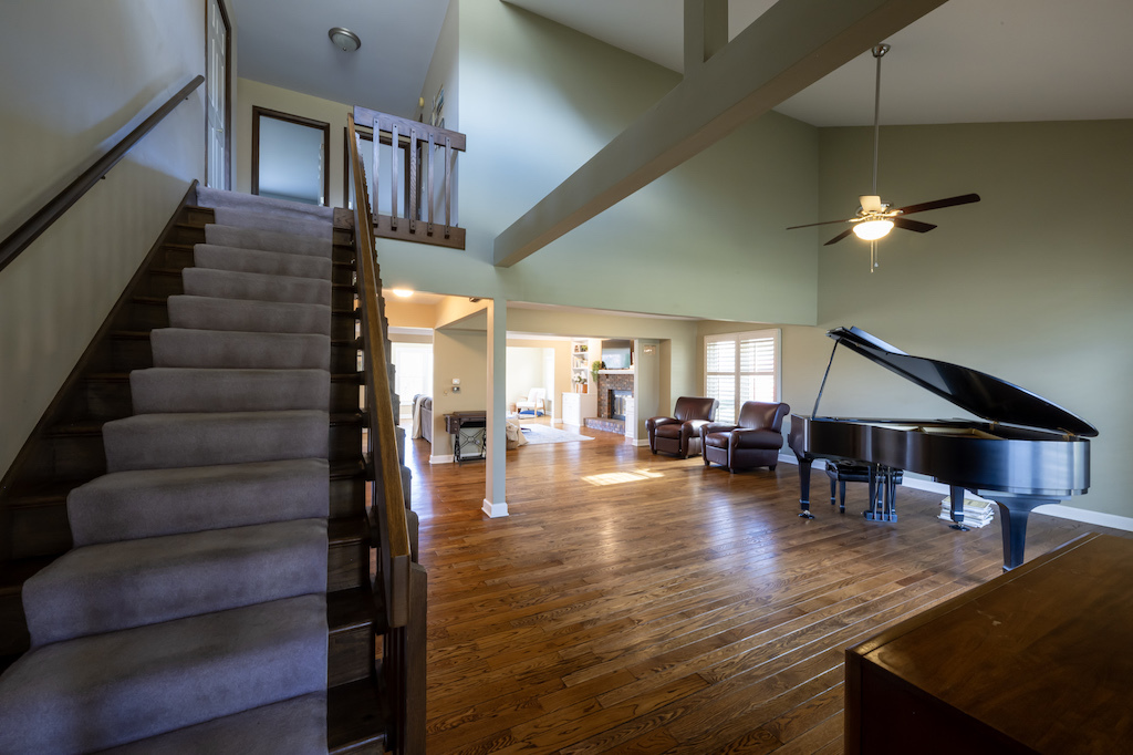 833 Huntleigh Drive