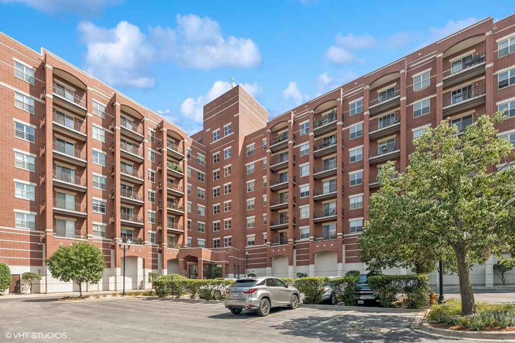 Photo for 1700 Riverwoods Drive #314, Melrose Park, IL 60160 (MLS # 12443183)