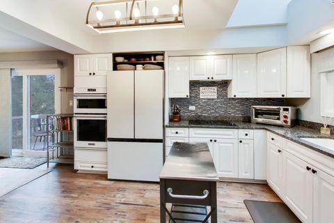 Tiny photo for 22 Rodeo Drive, Burr Ridge, IL 60527 (MLS # 12563141)