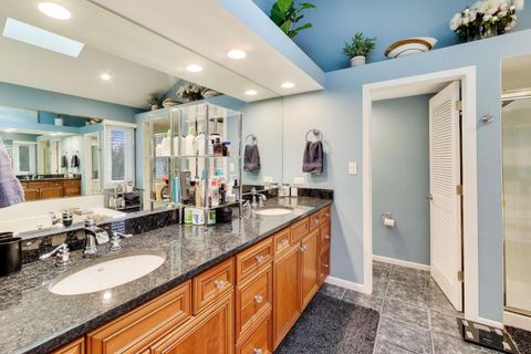 Tiny photo for 22 Rodeo Drive, Burr Ridge, IL 60527 (MLS # 12563141)