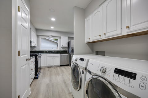 Tiny photo for 574 ridge Avenue, Elk Grove Village, IL 60007 (MLS # 12756848)