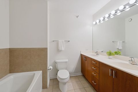 Tiny photo for 807 Davis Street #1907, Evanston, IL 60201 (MLS # 12472300)