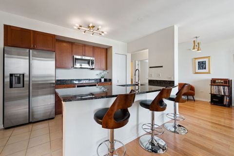 Tiny photo for 807 Davis Street #1907, Evanston, IL 60201 (MLS # 12472300)