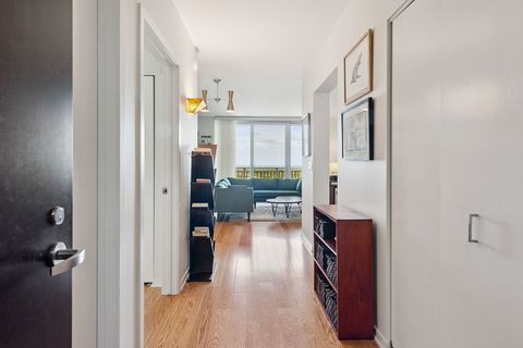 Tiny photo for 807 Davis Street #1907, Evanston, IL 60201 (MLS # 12472300)
