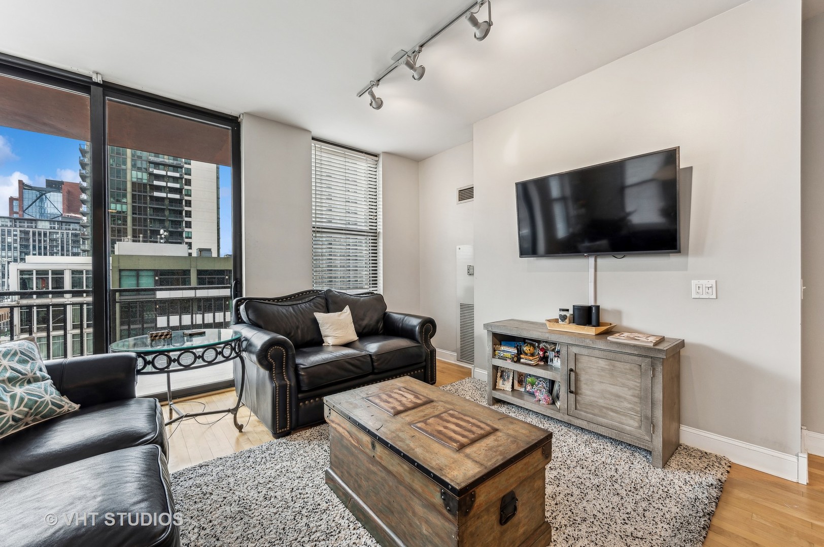 330 N JEFFERSON Street 705