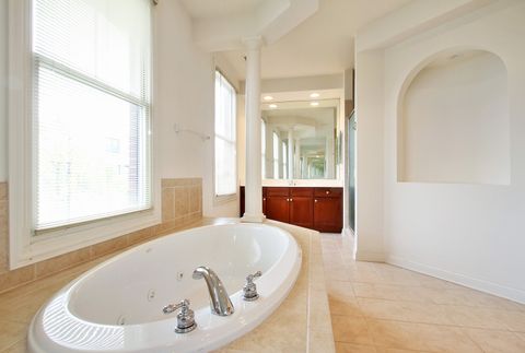 Tiny photo for 1891 Admiral Court #79, Glenview, IL 60026 (MLS # 12517571)