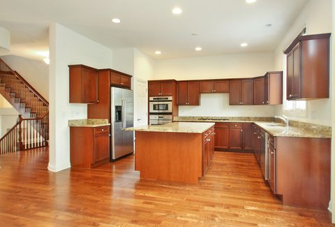 Tiny photo for 1891 Admiral Court #79, Glenview, IL 60026 (MLS # 12517571)