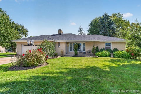 Photo of 465 N Shady Oaks Drive, Elgin, IL 60120 (MLS # 12762734)