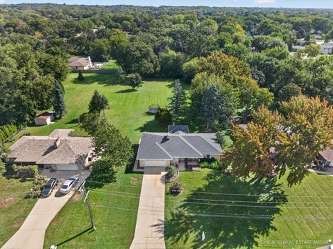 Tiny photo for 465 N Shady Oaks Drive, Elgin, IL 60120 (MLS # 12762734)