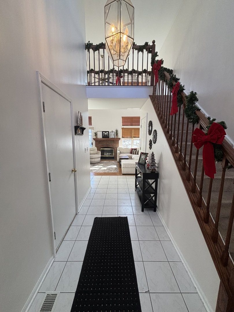 121 Crescent Lane 121