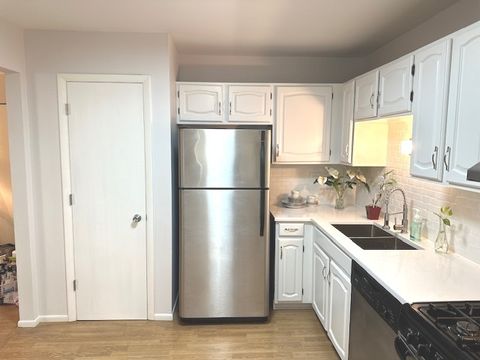 Tiny photo for 602 Eastview Court #Z1, Schaumburg, IL 60194 (MLS # 12427016)