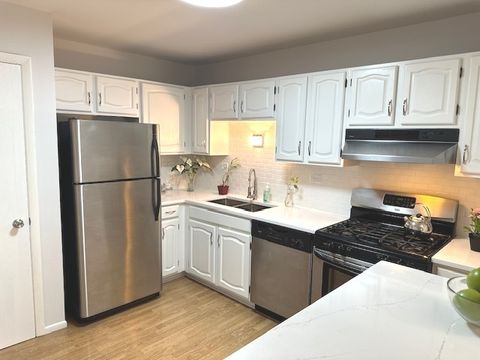 Tiny photo for 602 Eastview Court #Z1, Schaumburg, IL 60194 (MLS # 12427016)