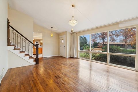 Tiny photo for 5440 S Edgewood Avenue, La Grange Highlands, IL 60525 (MLS # 12521084)