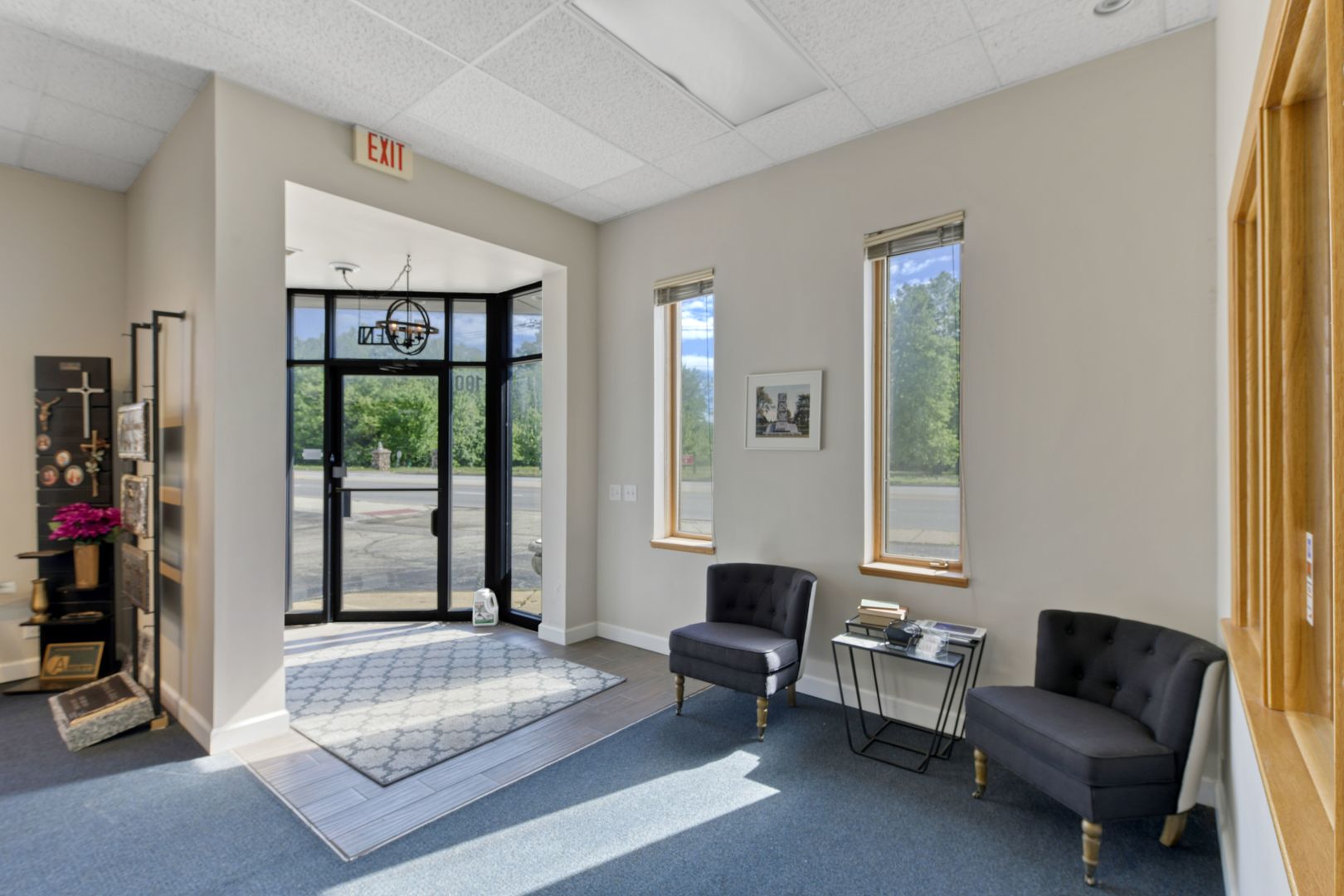 24 S Des Plaines River Road