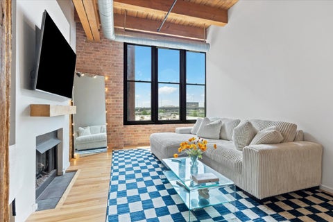 Tiny photo for 728 W Jackson Boulevard #317, Chicago, IL 60661 (MLS # 12678555)
