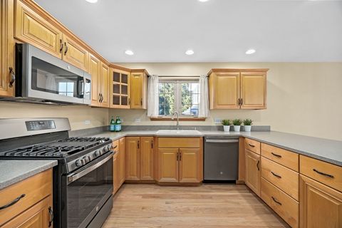 Tiny photo for 912 Middleton Avenue, Lisle, IL 60532 (MLS # 12468346)