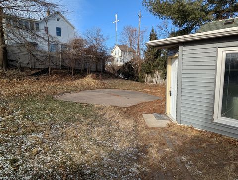 Tiny photo for 928 Farnam Street, Davenport, IA 52803 (MLS # 12557359)